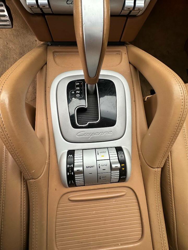Photo 57 of this PORSCHE CAYENNE