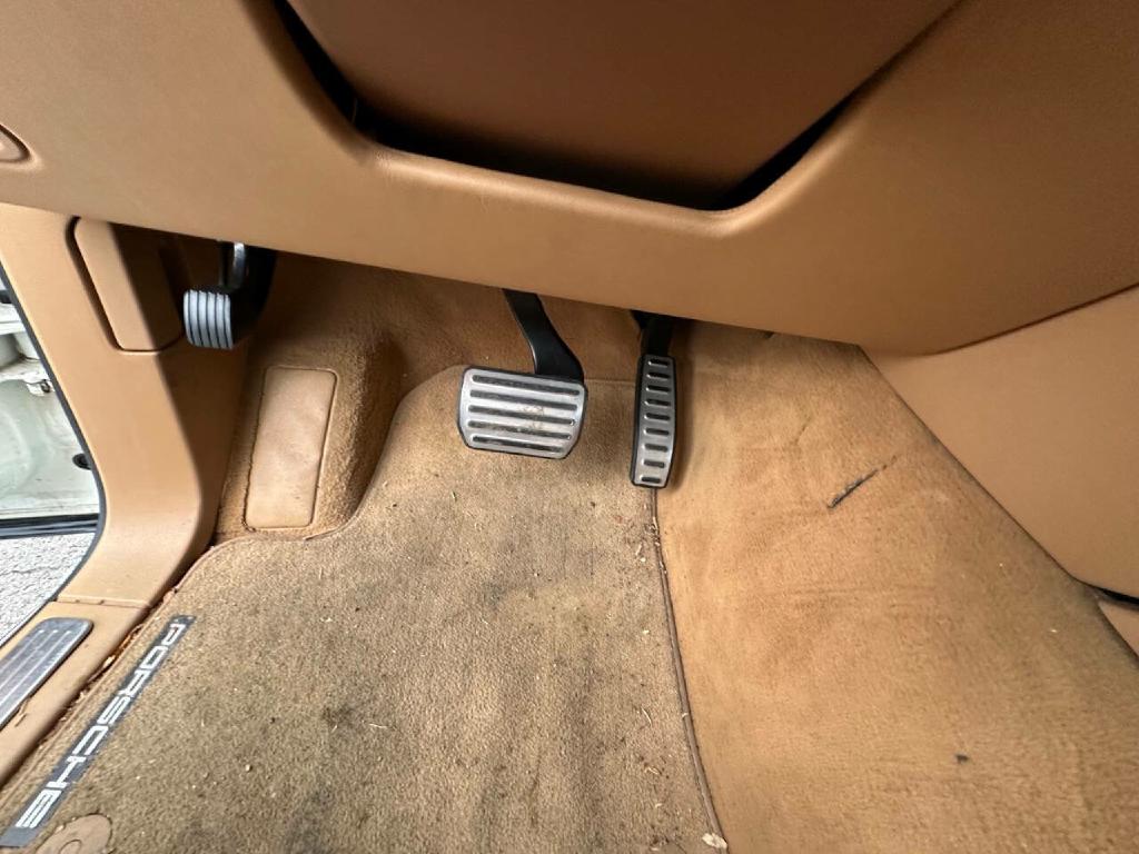 Photo 58 of this PORSCHE CAYENNE