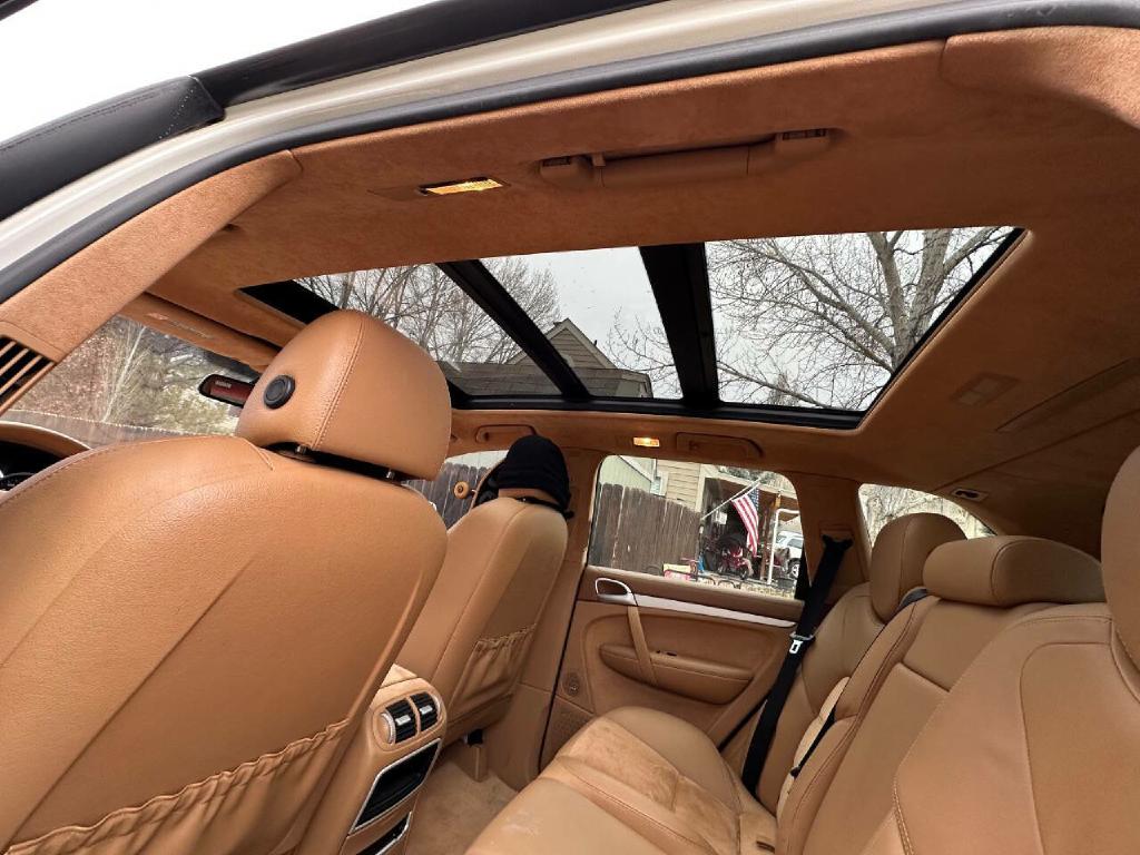 Photo 62 of this PORSCHE CAYENNE