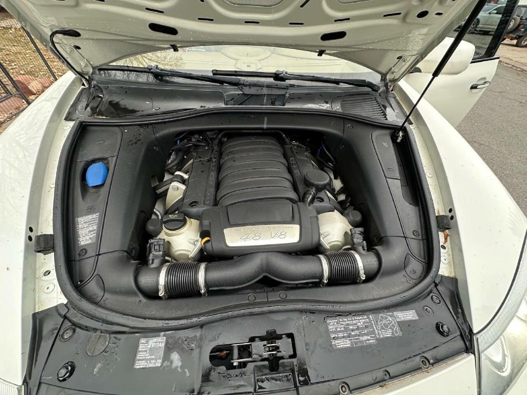 Photo 67 of this PORSCHE CAYENNE