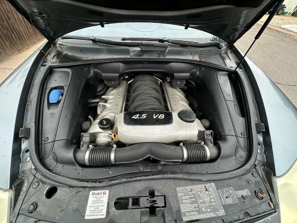 Photo 70 of this PORSCHE CAYENNE