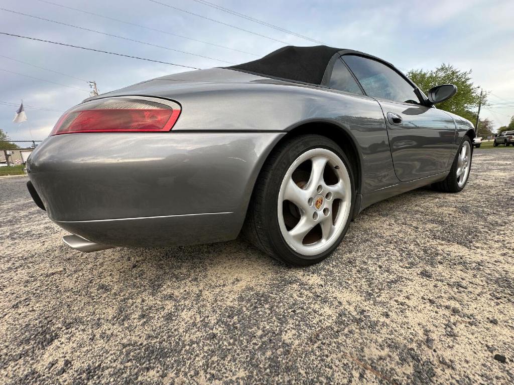 Photo 16 of this PORSCHE 911