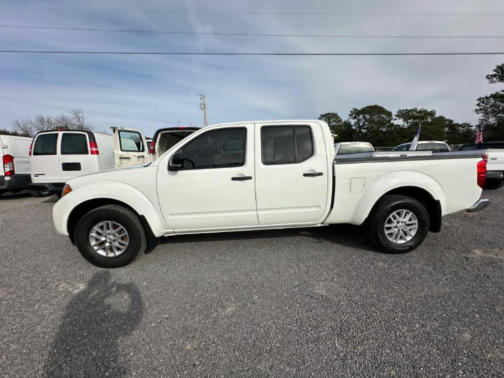 2015 NISSAN FRONTIER in HARTSVILLE SC at M & M AUTO SALES II, WHITE, 1N6AD0FV8FN728430