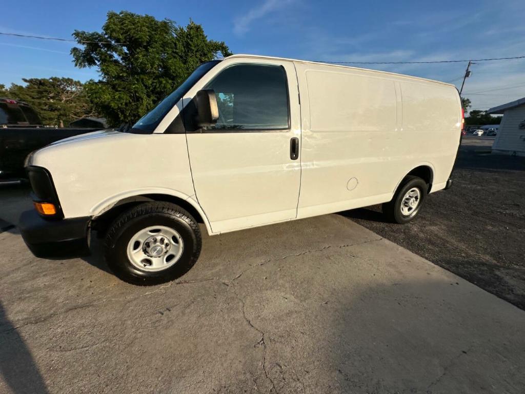 Photo 2 of this CHEVROLET EXPRESS