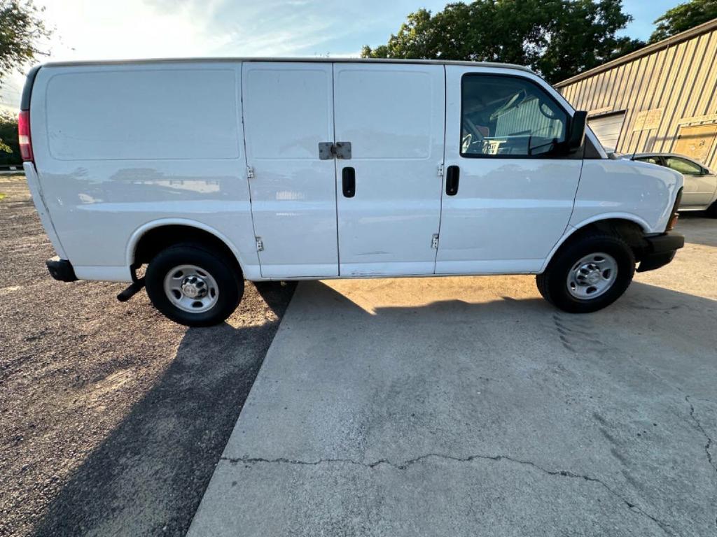 Photo 9 of this CHEVROLET EXPRESS