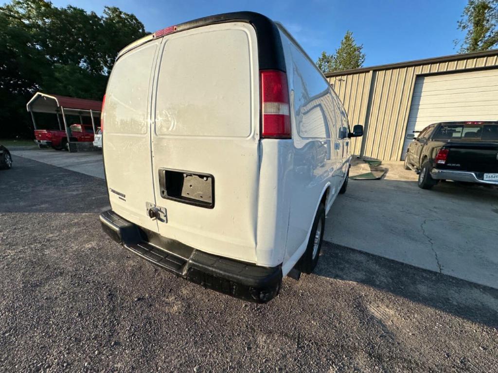 Photo 14 of this CHEVROLET EXPRESS