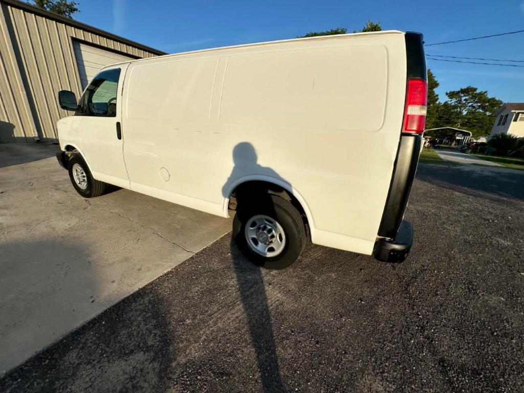Photo 19 of this CHEVROLET EXPRESS