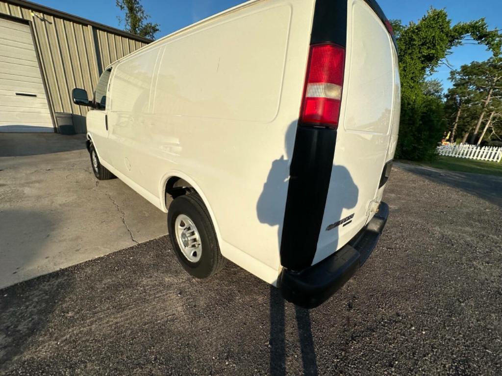 Photo 20 of this CHEVROLET EXPRESS