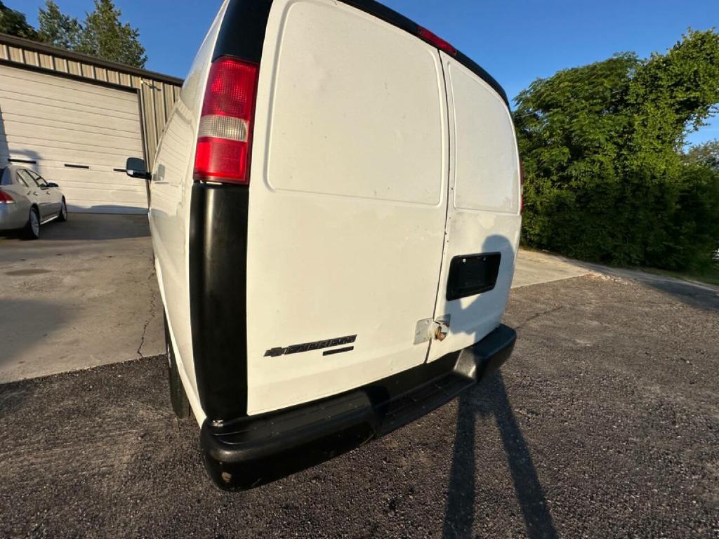 Photo 21 of this CHEVROLET EXPRESS