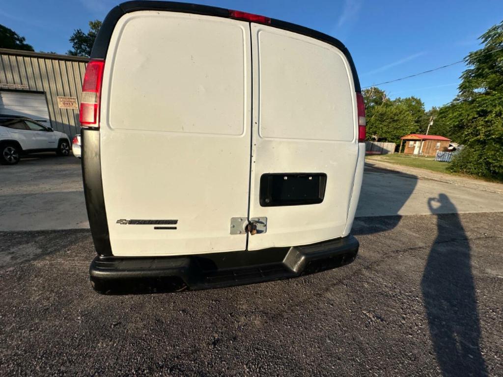 Photo 22 of this CHEVROLET EXPRESS