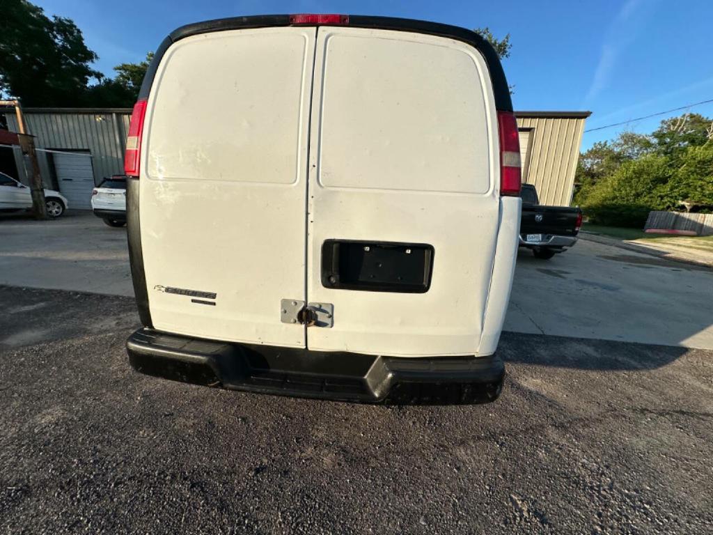 Photo 23 of this CHEVROLET EXPRESS