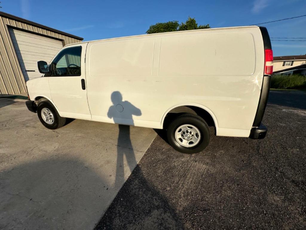 Photo 28 of this CHEVROLET EXPRESS