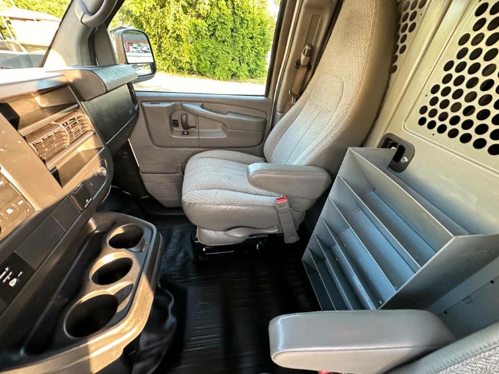 Photo 29 of this CHEVROLET EXPRESS