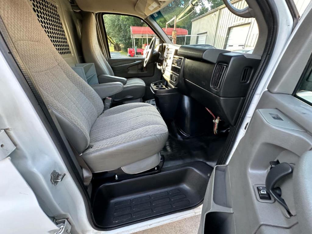 Photo 34 of this CHEVROLET EXPRESS