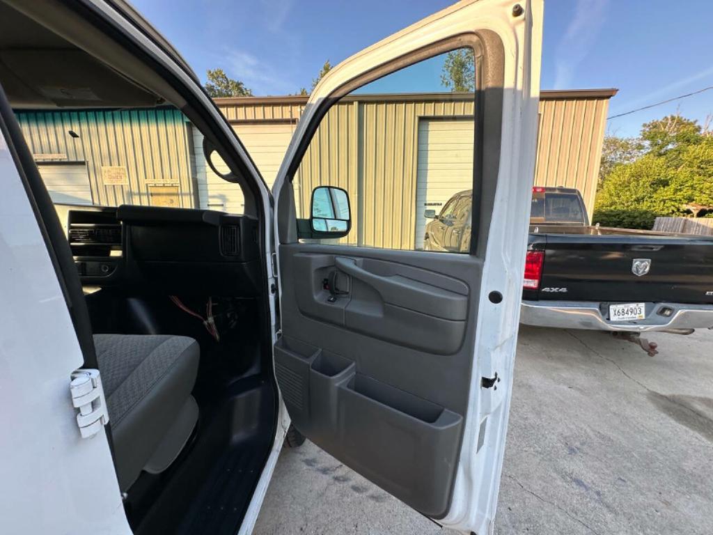 Photo 36 of this CHEVROLET EXPRESS