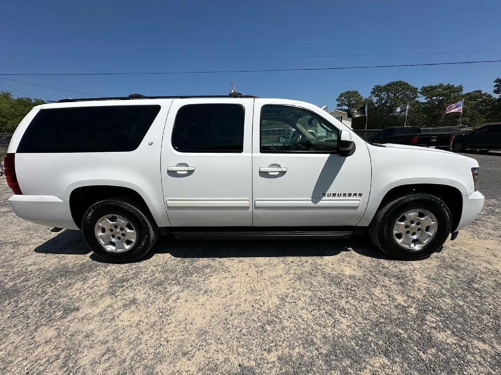 Photo 2 of this CHEVROLET SUBURBAN