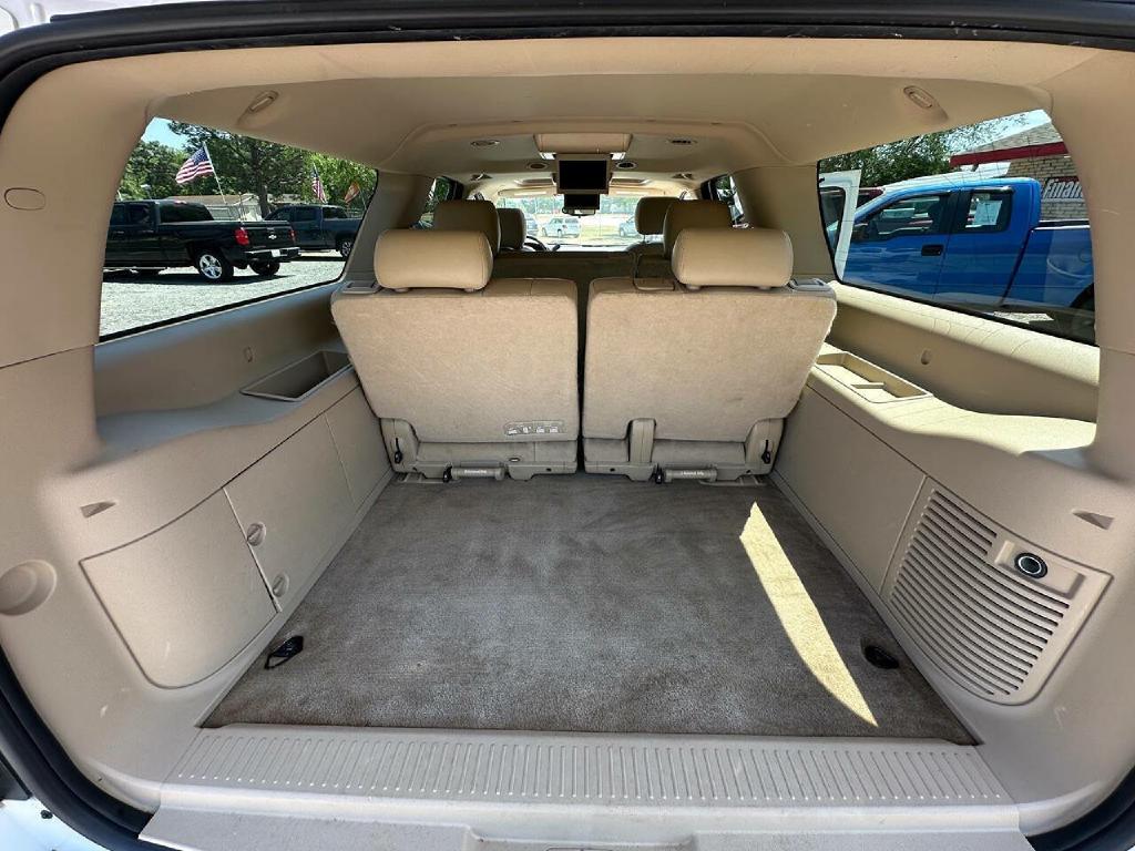 Photo 7 of this CHEVROLET SUBURBAN
