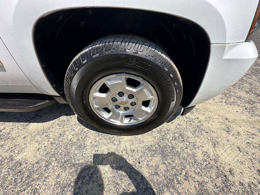 Photo 15 of this CHEVROLET SUBURBAN