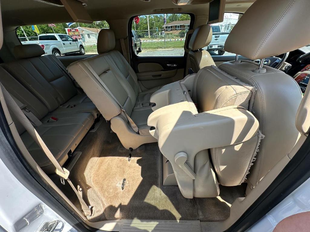 Photo 28 of this CHEVROLET SUBURBAN