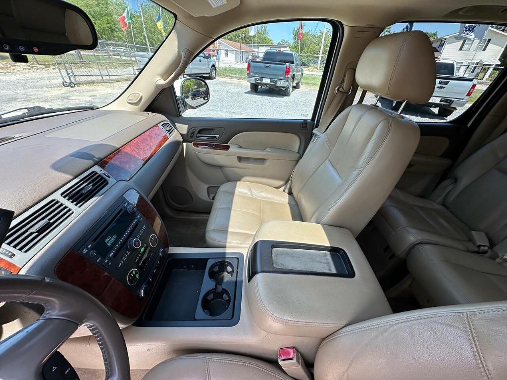 Photo 42 of this CHEVROLET SUBURBAN