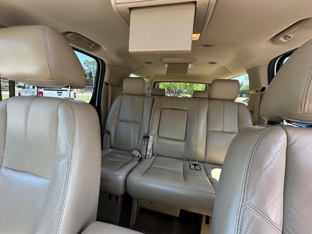 Photo 43 of this CHEVROLET SUBURBAN