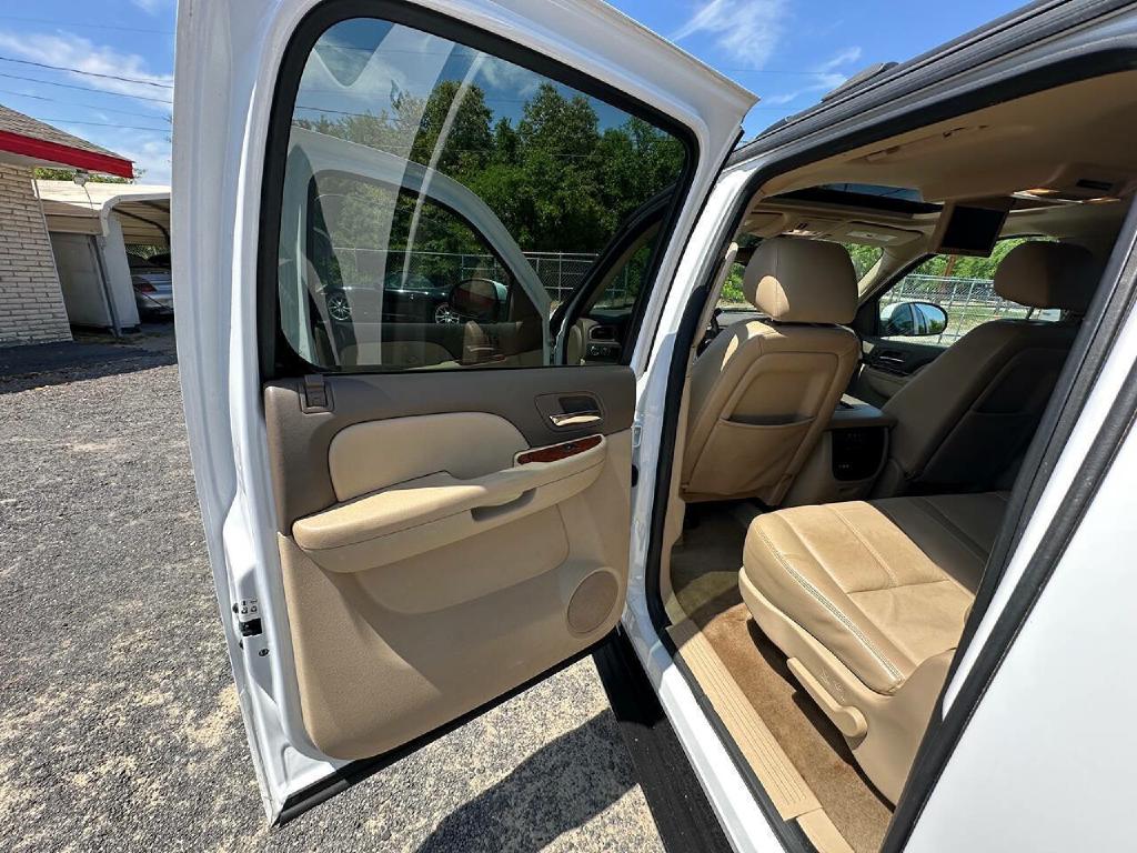 Photo 63 of this CHEVROLET SUBURBAN