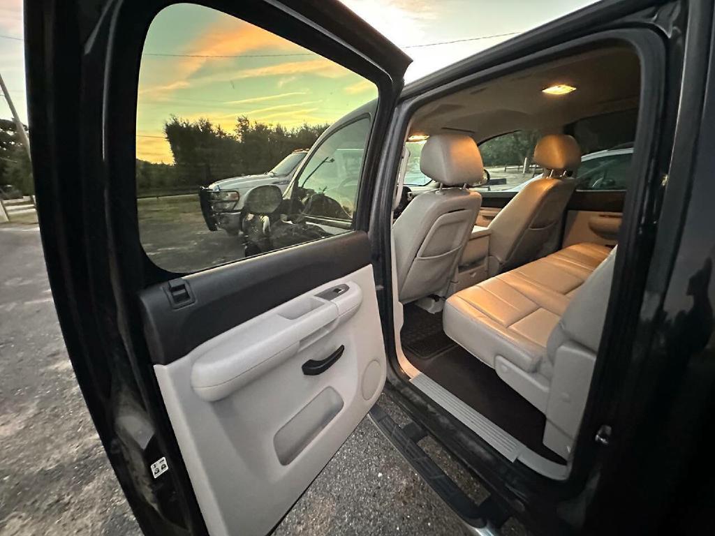 Photo 21 of this CHEVROLET SILVERADO 1500