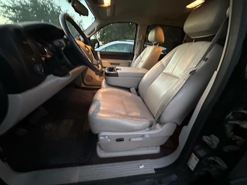 Photo 24 of this CHEVROLET SILVERADO 1500