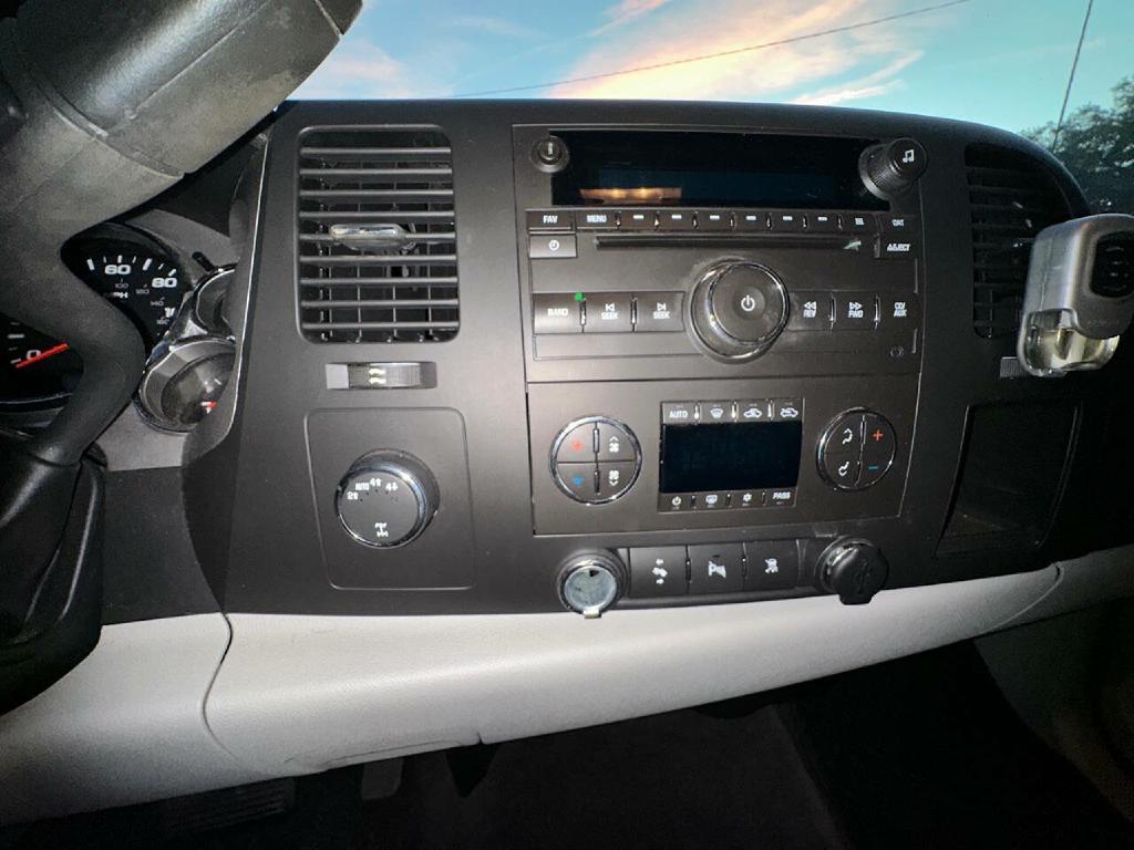 Photo 28 of this CHEVROLET SILVERADO 1500