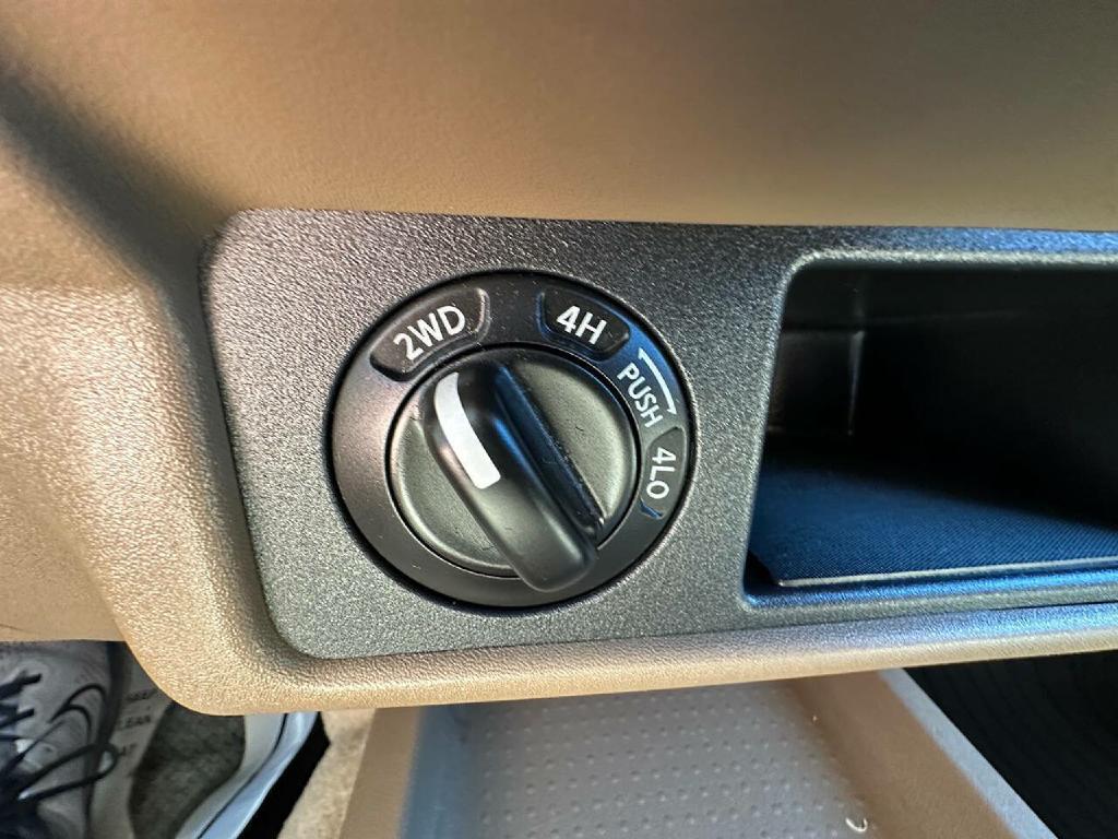 Photo 11 of this NISSAN FRONTIER
