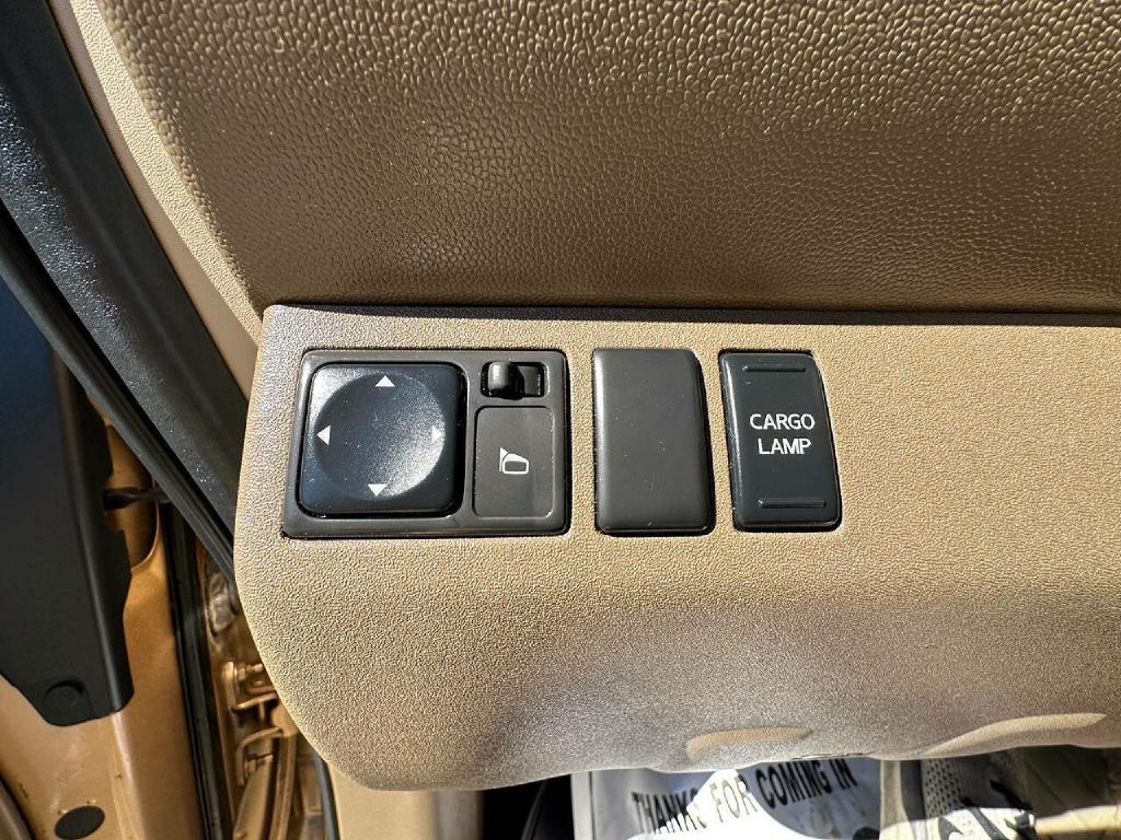 Photo 13 of this NISSAN FRONTIER