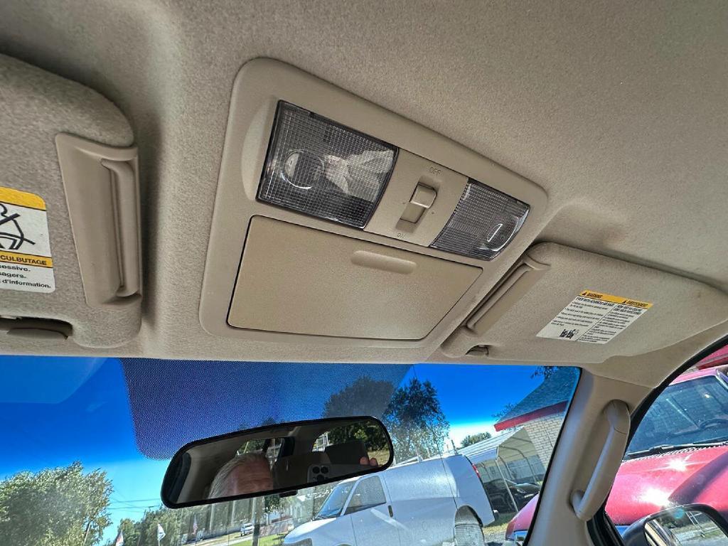 Photo 38 of this NISSAN FRONTIER