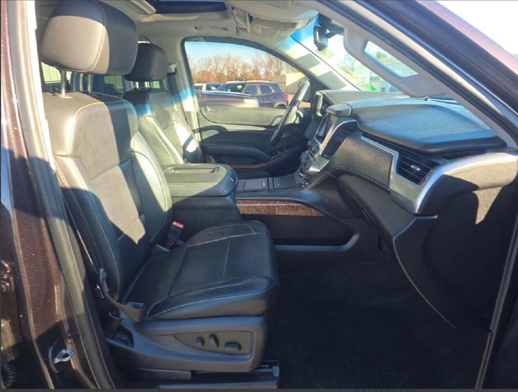 Photo 7 of this CHEVROLET TAHOE