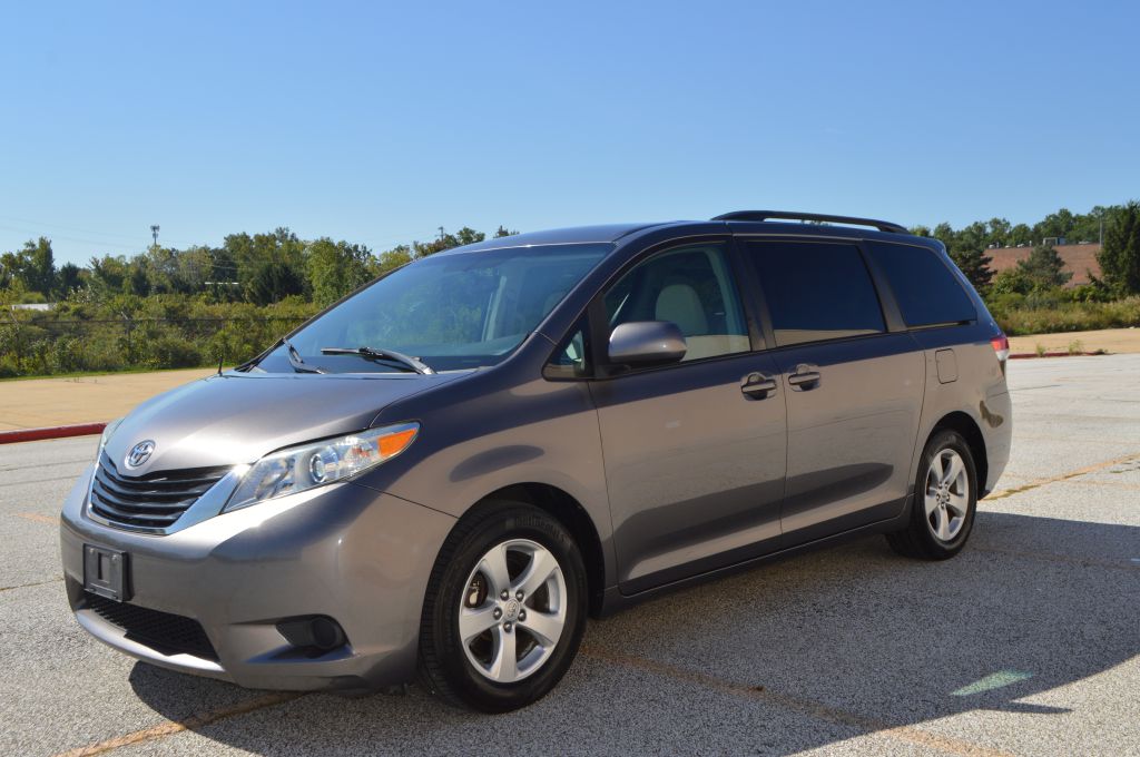 2011 TOYOTA SIENNA LE for sale at TKP Auto Sales Eastlake, Ohio