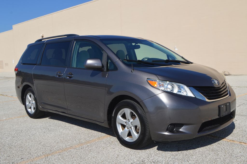 2011 TOYOTA SIENNA LE for sale at TKP Auto Sales | Eastlake, Ohio