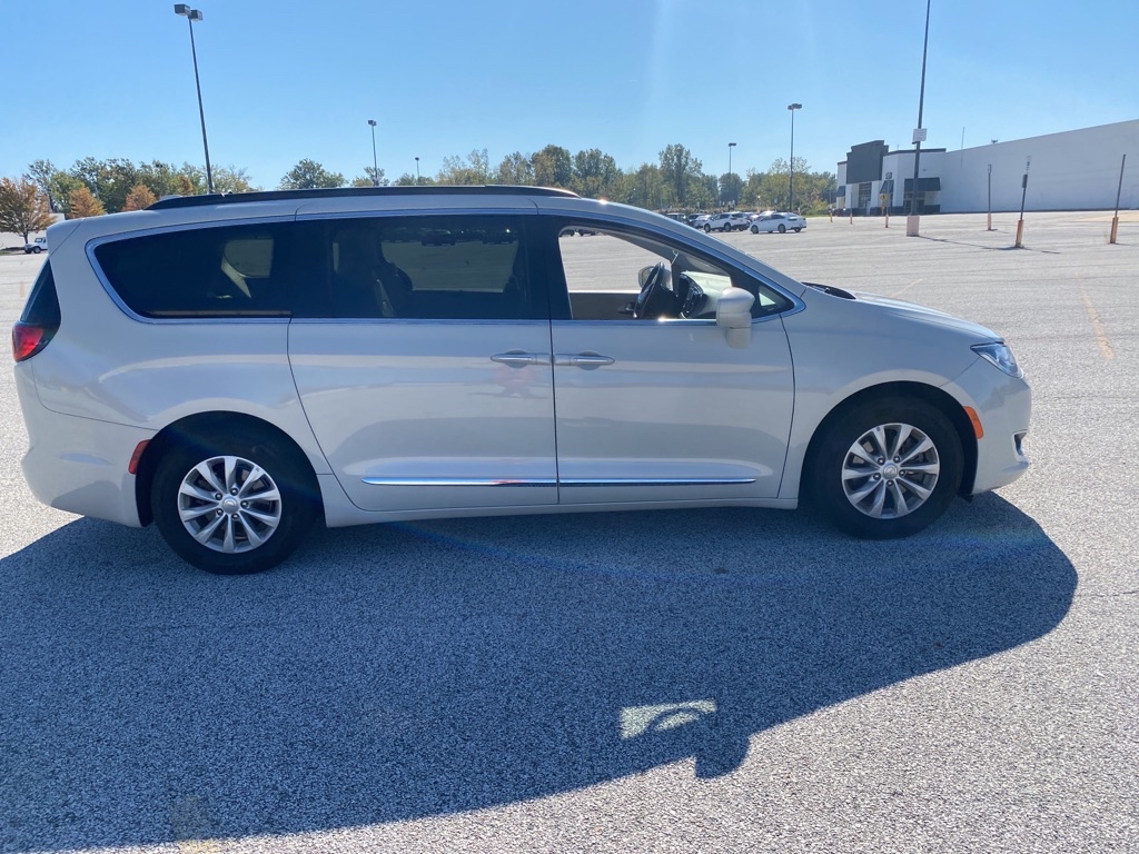 2017 CHRYSLER PACIFICA TOURING L for sale at TKP Auto Sales