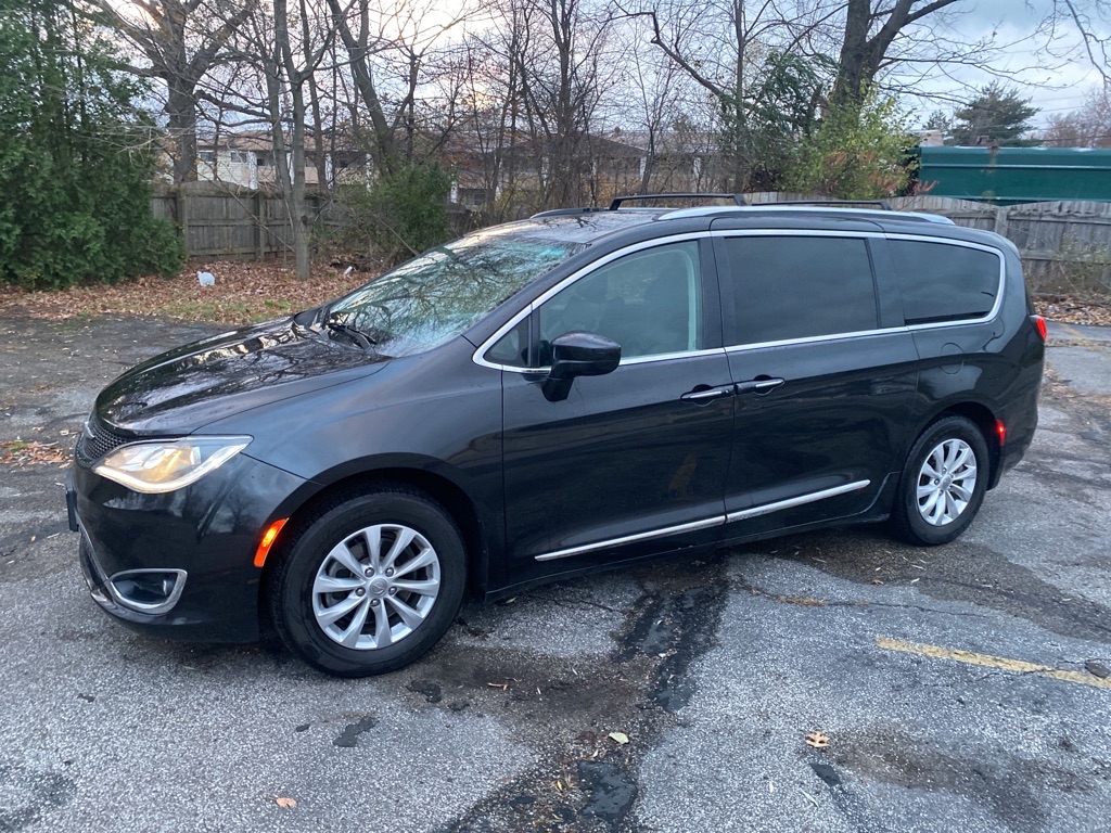 2018 CHRYSLER PACIFICA TOURING L for sale in Eastlake, Ohio
