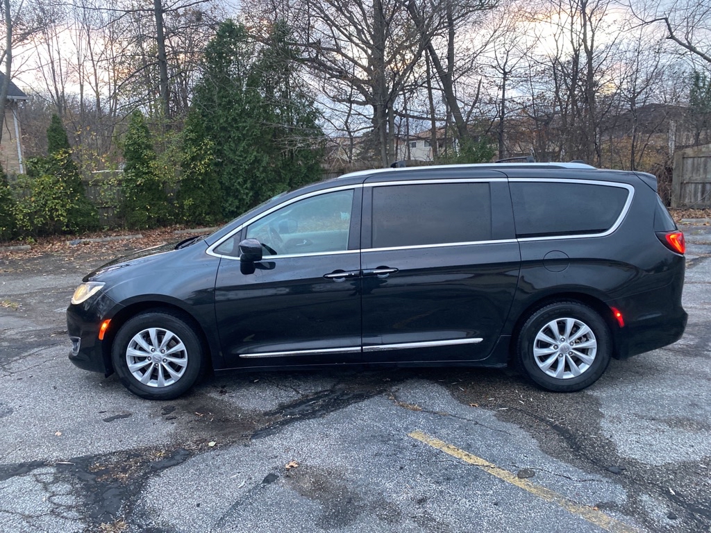 2018 CHRYSLER PACIFICA TOURING L for sale at TKP Auto Sales