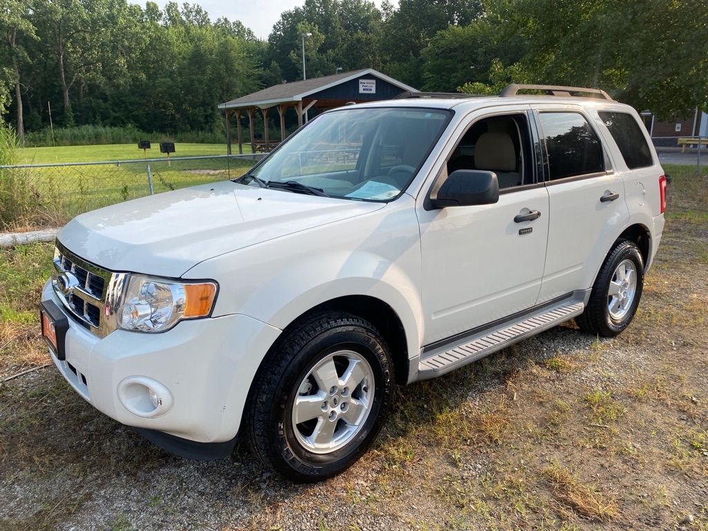 2011 FORD ESCAPE XLT for sale in Eastlake, Ohio