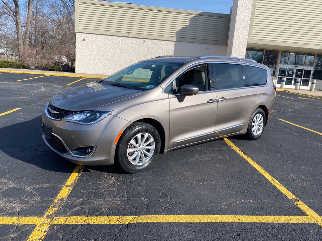 2018 CHRYSLER PACIFICA for sale at TKP Auto Sales