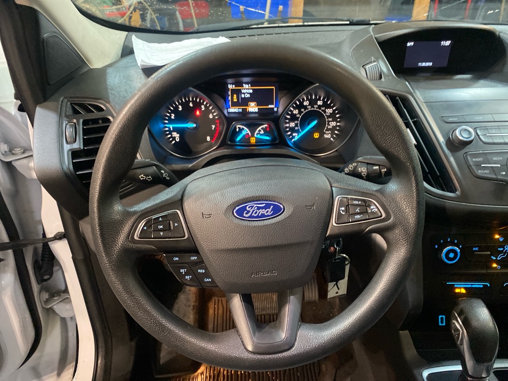 2019 Ford Escape S photo 9