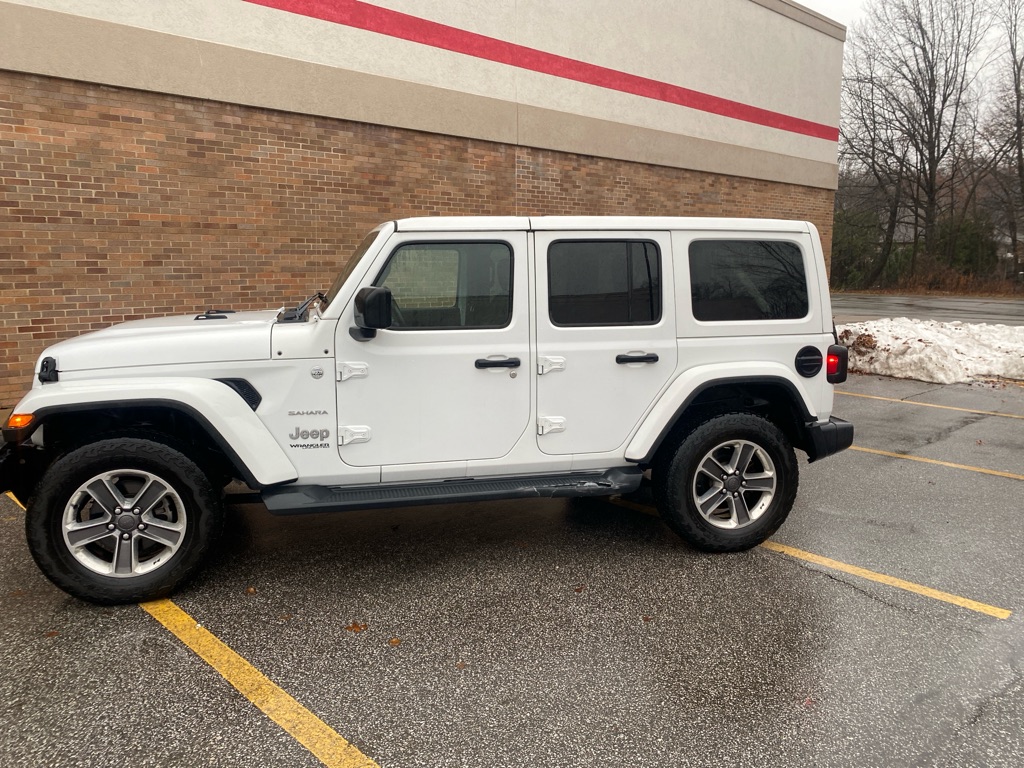 2019 Jeep Wrangler Unlimited Sahara photo 2