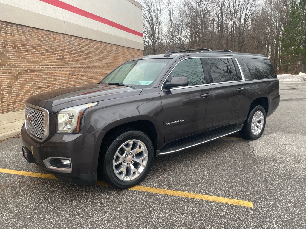 GMC Yukon XL's photo