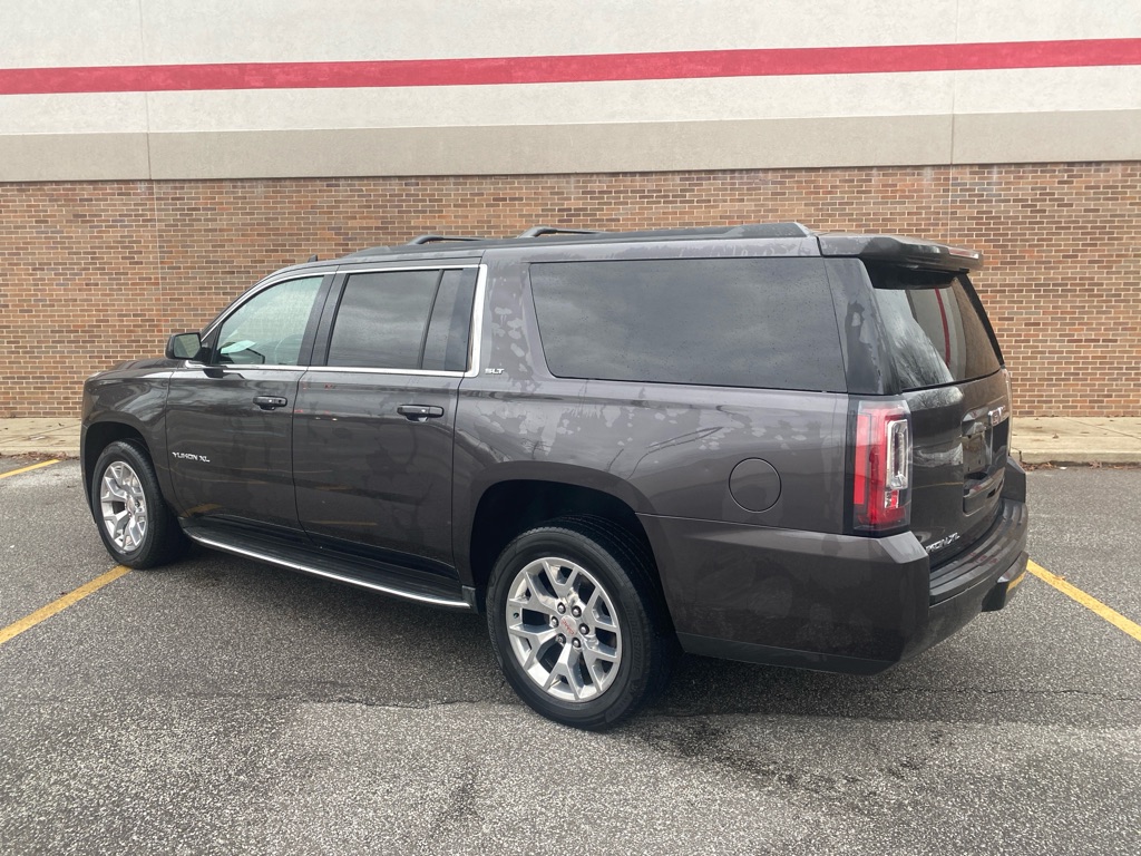 2016 GMC Yukon XL SLT photo 3