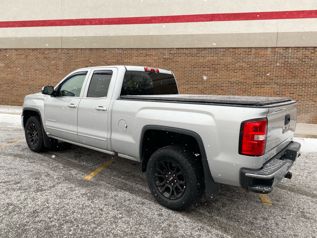 2016 GMC Sierra 1500 SLE photo 3