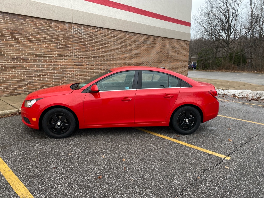 2014 Chevrolet Cruze 1LT photo 2