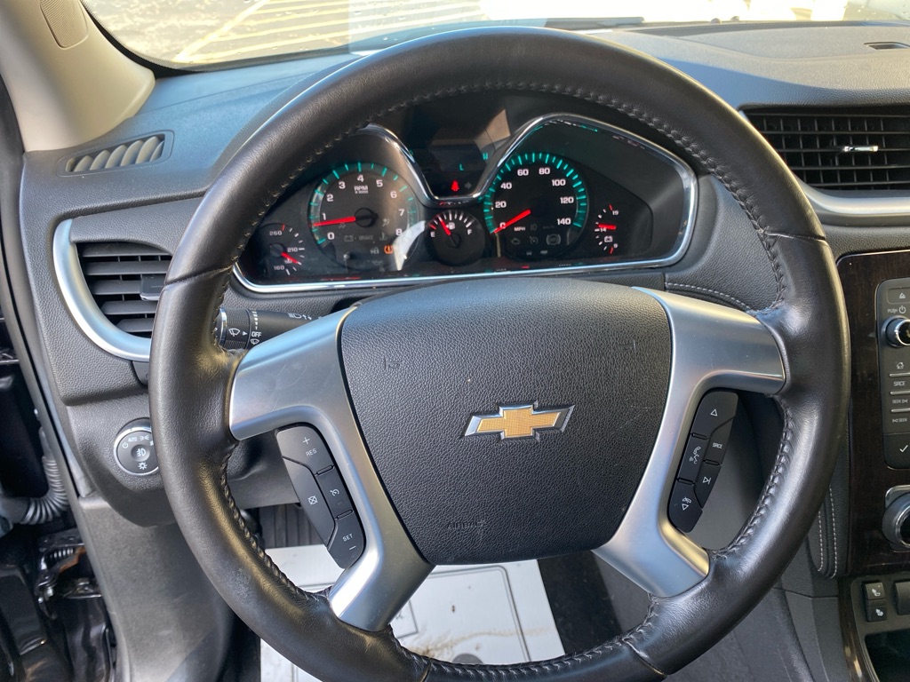 2017 Chevrolet Traverse 2LT photo 12