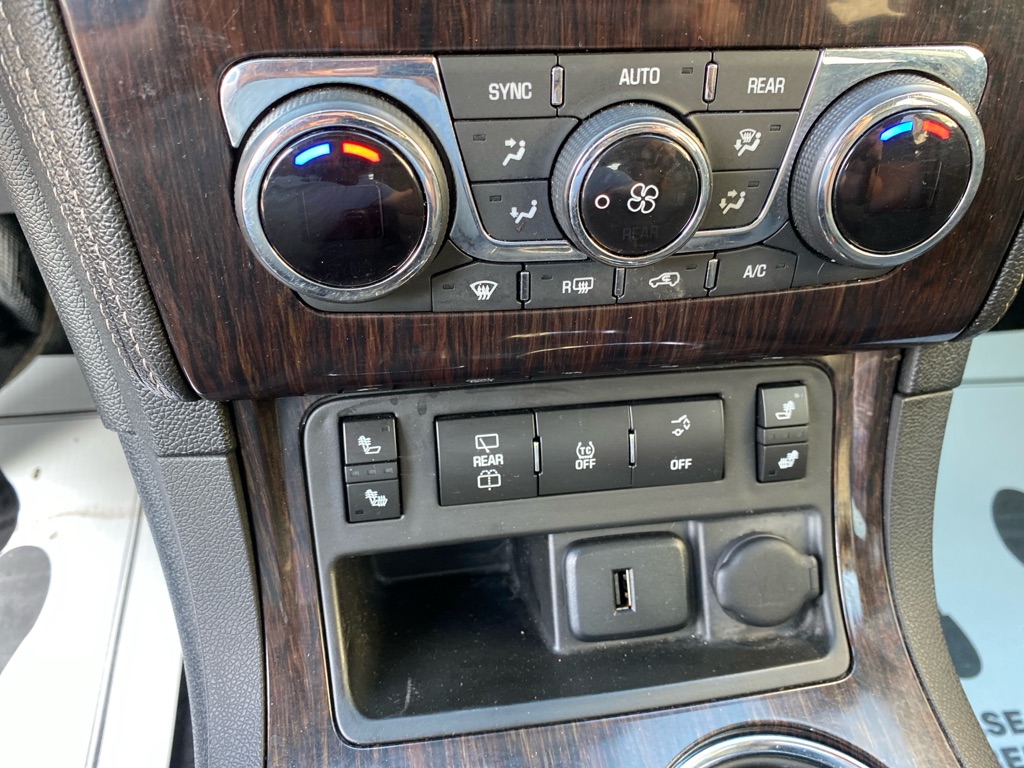 2017 Chevrolet Traverse 2LT photo 17