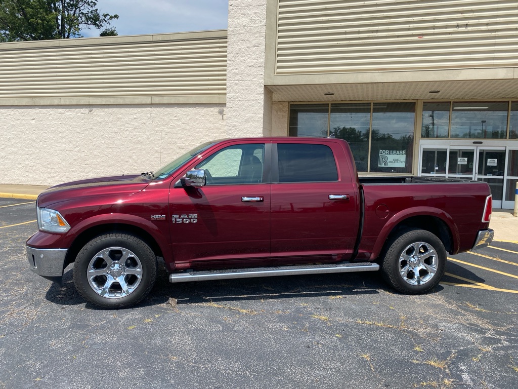 2016 Ram 1500 Laramie photo 2