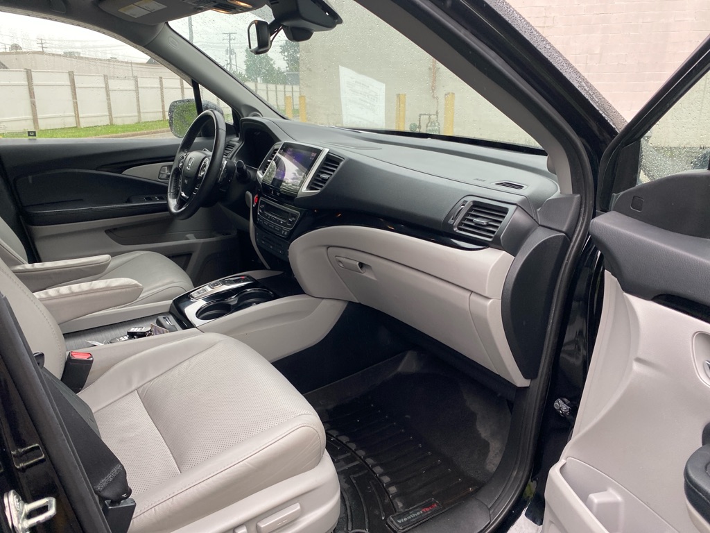 2017 Honda Pilot Elite photo 23